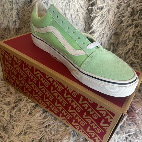 Vans Era Green Ash/True White
Women’s Size: 9
New with tags - Picture 2 of 4